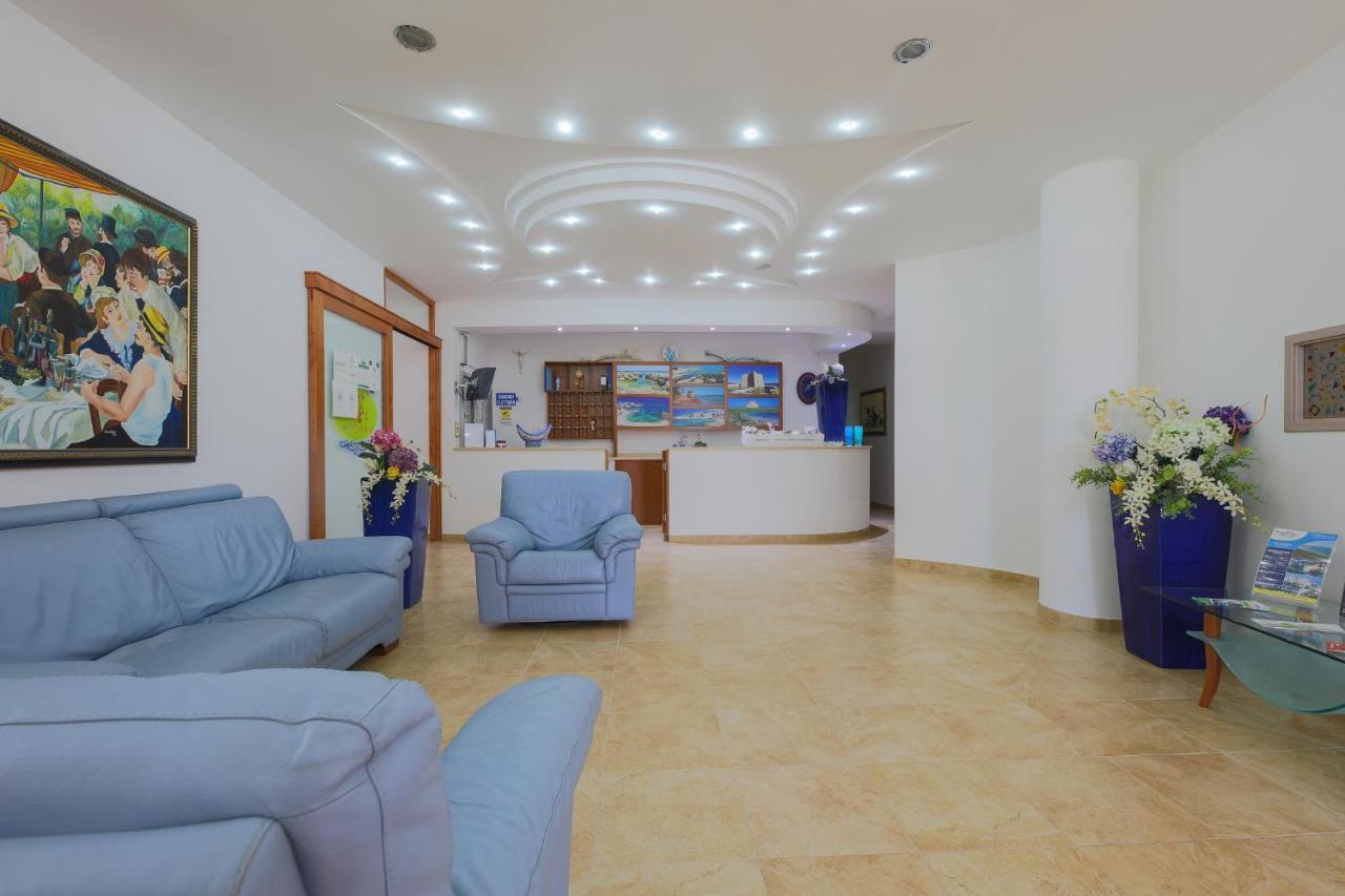 Hotel Corallo Torre Santa Sabina Dış mekan fotoğraf