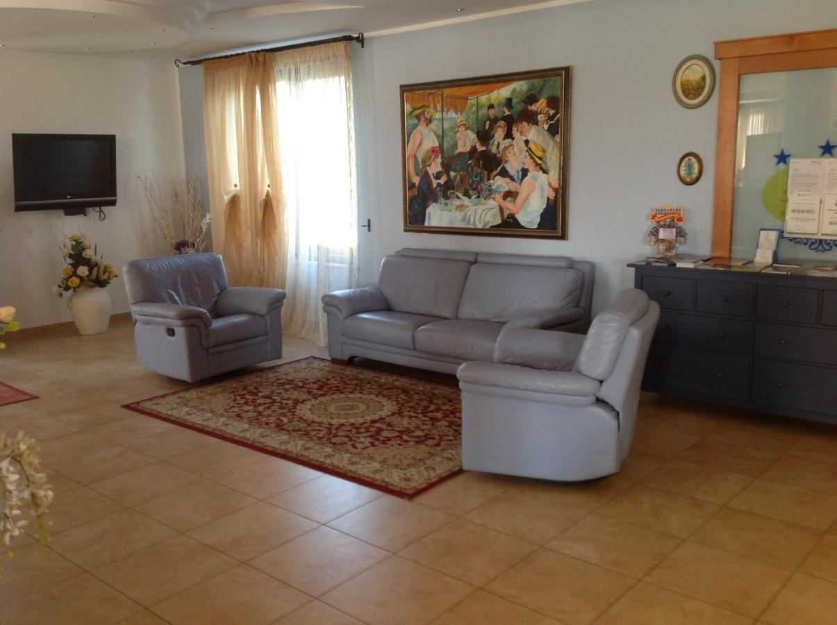 Hotel Corallo Torre Santa Sabina Dış mekan fotoğraf